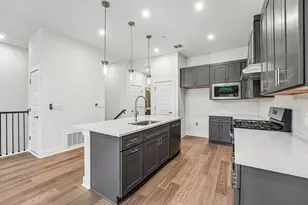 200 W 56th St, Austin, TX 78751 - Photo 15