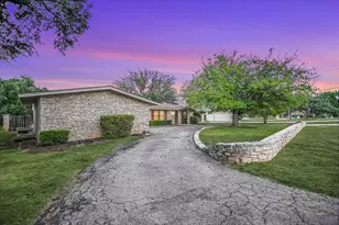 1004 Biscayne Cove SW, Lakeway, TX 78734 - Photo 3