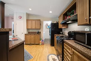 1231 Peach Creek Rd, Waelder, TX 78959 - Photo 13