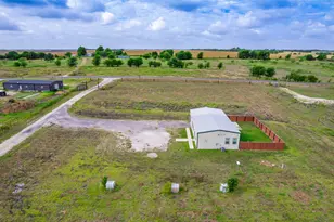 1889 Co Rd 487, Taylor, TX 76574 - Photo 33