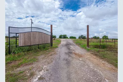 1889 County Road 487, Taylor, TX 76574 - Photo 35