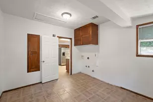 4616 E Cesar Chavez St, Austin, TX 78702 - Photo 17