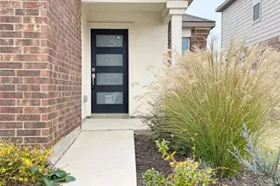 109 Allegro Dr, Hutto, TX 78634 - Photo 3