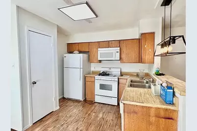 801 Bracewood Circle, San Marcos, TX 78666 - Photo 5