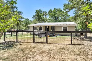 148 Milam Ln, Bastrop, TX 78602 - Photo 5