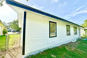 4901 York Hill Dr, Austin, TX 78723 - Photo 13