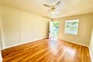 4901 York Hill Dr, Austin, TX 78723 - Photo 5