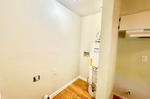 4901 York Hill Dr, Austin, TX 78723 - Photo 11