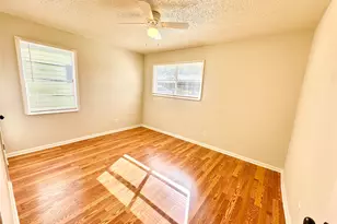 4901 York Hill Dr, Austin, TX 78723 - Photo 27