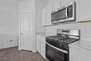 210 Constanza Trl, Bastrop, TX 78602 - Photo 9