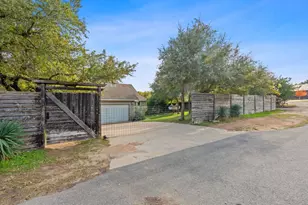 10012 Janet Loop, Dripping Springs, TX 78620 - Photo 37