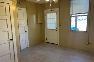 906 Haysel St, Bastrop, TX 78602 - Photo 9