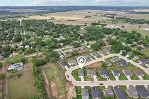 112 Callie St, Smithville, TX 78957 - Photo 5