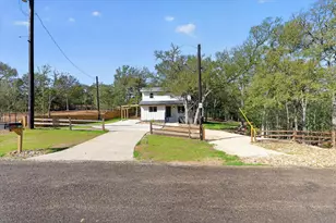 182 Helemano Dr, Bastrop, TX 78602 - Photo 3