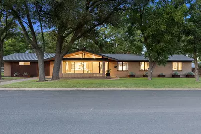 806 W Schubert Street, Fredericksburg, TX 78624 - Photo 3