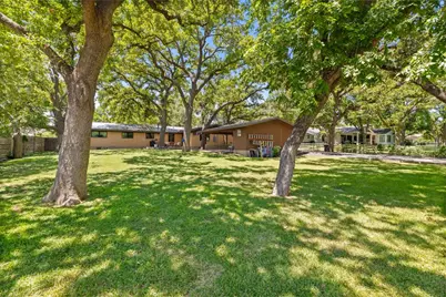 806 W Schubert Street, Fredericksburg, TX 78624 - Photo 33