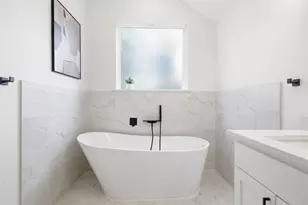 128 E Pauwela Ln, Bastrop, TX 78602 - Photo 29