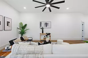 128 E Pauwela Ln, Bastrop, TX 78602 - Photo 13