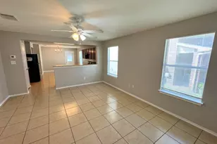 6733 Plains Crest Dr, Del Valle, TX 78617 - Photo 3