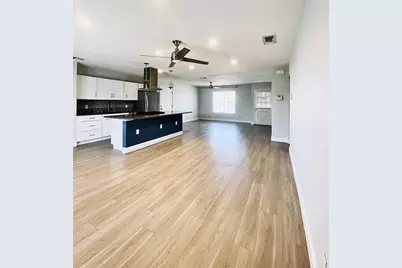 8602 Colonial Drive, Austin, TX 78758 - Photo 5