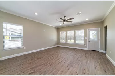 1901 Seley Avenue, Waco, TX 76704 - Photo 7