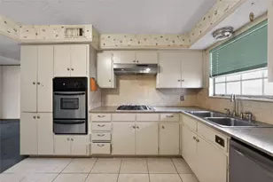 2112 Vanderbilt Ln, Austin, TX 78723 - Photo 15