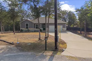137 S Pohakea Dr, Bastrop, TX 78602 - Photo 3