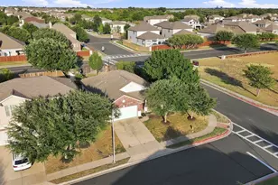 100 Quarry Ln, Liberty Hill, TX 78642 - Photo 3