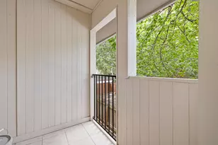 1700 Houston St #202, Austin, TX 78756 - Photo 9