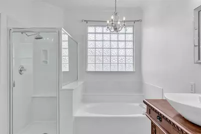 2606 Kinney Oaks Court, Austin, TX 78704 - Photo 9