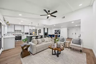 9219 Hunters Trace E, Austin, TX 78758 - Photo 5