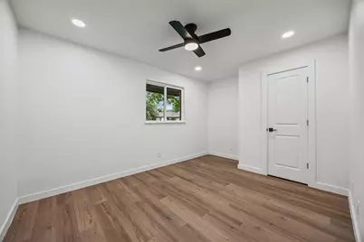 9219 Hunters Trace E, Austin, TX 78758 - Photo 17