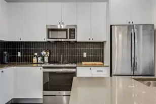 800 Embassy Dr, Austin, TX 78702 - Photo 11