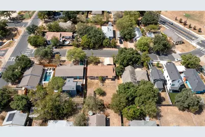 1113 Lawson Lane, Austin, TX 78702 - Photo 21