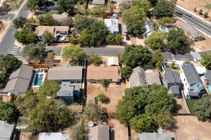 1113 Lawson Ln, Austin, TX 78702 - Photo 21