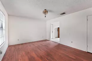 1113 Lawson Ln, Austin, TX 78702 - Photo 5