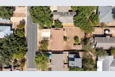 1113 Lawson Lane, Austin, TX 78702 - Photo 23