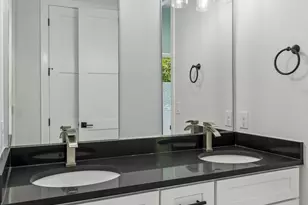 1130 Spur St, Austin, TX 78721 - Photo 25