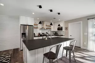 2613 Carnarvon Ln, Austin, TX 78704 - Photo 7