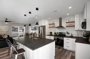 2613 Carnarvon Ln, Austin, TX 78704 - Photo 3