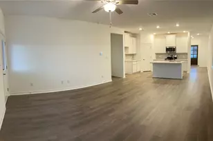 497 Papaya Dr, Buda, TX 78610 - Photo 9