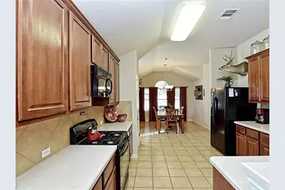 304 Trophy Court, Bastrop, TX 78602 - Photo 7