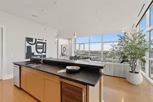 555 E 5th St, Austin, TX 78701 - Photo 7