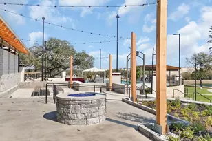 320 W Faulkner St, Liberty Hill, TX 78642 - Photo 27