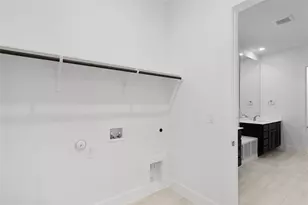 320 W Faulkner St, Liberty Hill, TX 78642 - Photo 17