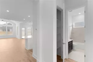 320 W Faulkner St, Liberty Hill, TX 78642 - Photo 11