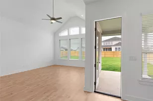 320 W Faulkner St, Liberty Hill, TX 78642 - Photo 11