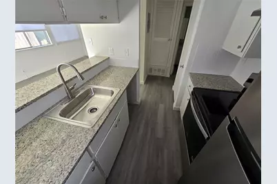 202 Northcrest Circle #D, Austin, TX 78752 - Photo 7