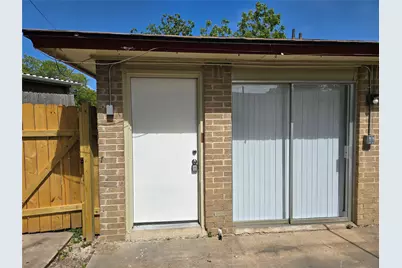 202 Northcrest Circle #D, Austin, TX 78752 - Photo 3