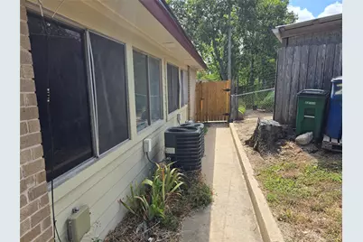 202 Northcrest Circle #D, Austin, TX 78752 - Photo 1